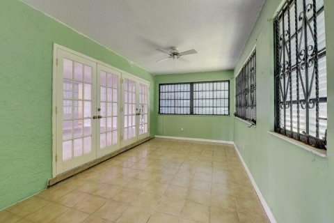 Villa ou maison à vendre à Delray Beach, Floride: 4 chambres, 264.77 m2 № 1027014 - photo 10