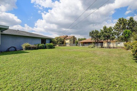 House in Delray Beach, Florida 4 bedrooms, 264.77 sq.m. № 1027014 - photo 6