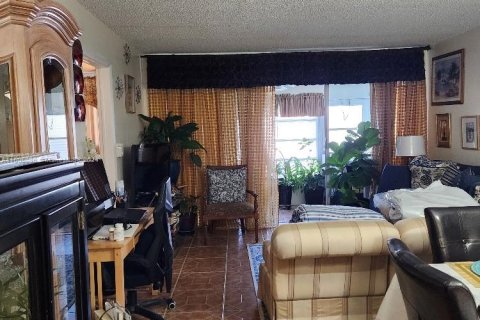 Condo in Tamarac, Florida, 2 bedrooms  № 1236399 - photo 8