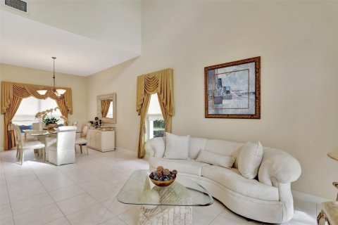 House in Coral Springs, Florida 5 bedrooms, 304.63 sq.m. № 1061080 - photo 24