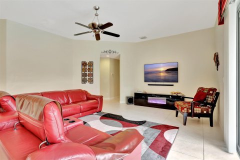 House in Coral Springs, Florida 5 bedrooms, 304.63 sq.m. № 1061080 - photo 28