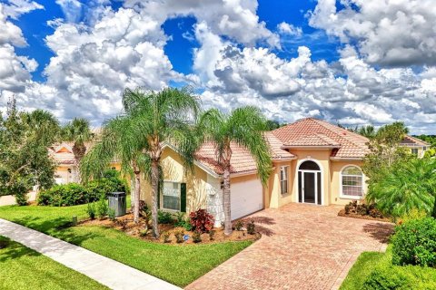 Villa ou maison à vendre à Sarasota, Floride: 3 chambres, 186.55 m2 № 1352882 - photo 2