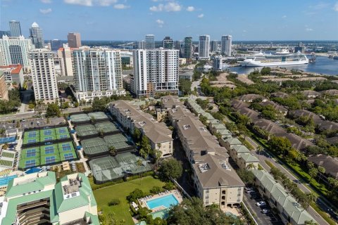 Copropriété à vendre à Tampa, Floride: 2 chambres, 99.68 m2 № 1372075 - photo 30