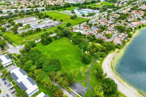 Villa ou maison à vendre à Hialeah, Floride: 4 chambres, 149.67 m2 № 1331486 - photo 3