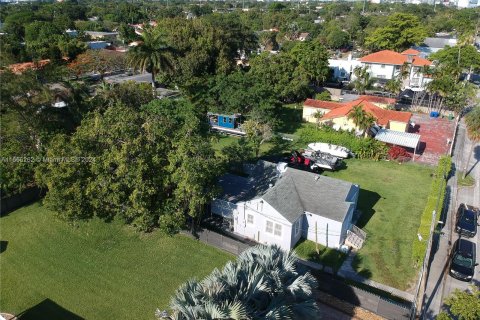 Propiedad comercial en venta en Miami, Florida № 1379156 - foto 5