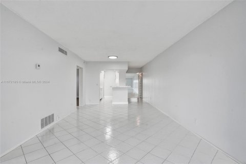 Copropriété à vendre à Fort Lauderdale, Floride: 2 chambres, 84.54 m2 № 1397003 - photo 9