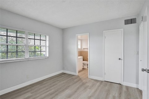 Copropriété à vendre à Fort Lauderdale, Floride: 2 chambres, 84.54 m2 № 1397003 - photo 22