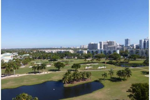 Copropriété à vendre à Hallandale Beach, Floride: 3 chambres, 137.59 m2 № 1075218 - photo 18