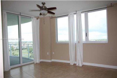 Copropriété à vendre à Hallandale Beach, Floride: 3 chambres, 137.59 m2 № 1075218 - photo 8