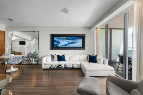 Condo in Miami Beach, Florida, 1 bedroom  № 1348623 - photo 9