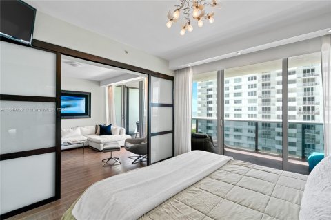 Condo in Miami Beach, Florida, 1 bedroom  № 1348623 - photo 12