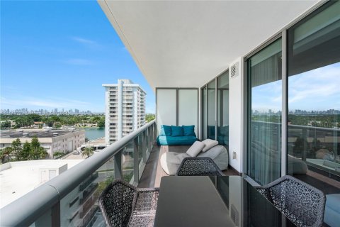 Condo in Miami Beach, Florida, 1 bedroom  № 1348623 - photo 19