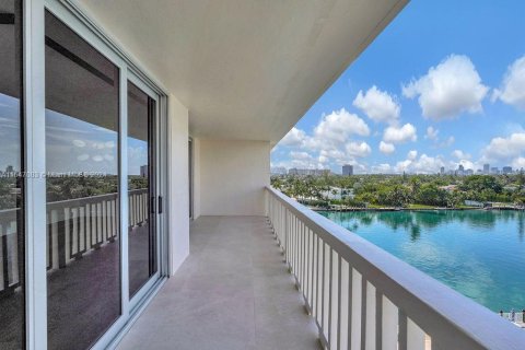 Condo in Bay Harbor Islands, Florida, 3 bedrooms  № 1348621 - photo 21