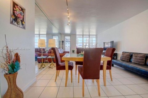 Copropriété à vendre à Miami Beach, Floride: 1 chambre, 81.75 m2 № 1099363 - photo 13