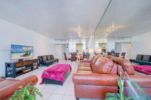 Condominio en venta en Miami Beach, Florida, 1 dormitorio, 81.75 m2 № 1099363 - foto 15