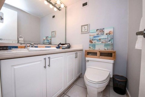 Condo in Miami Beach, Florida, 1 bedroom  № 1099363 - photo 20