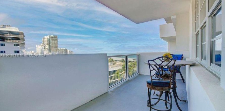 Condo in Miami Beach, Florida, 1 bedroom  № 1099363