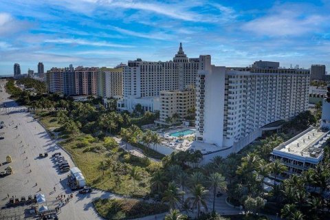 Condo in Miami Beach, Florida, 1 bedroom  № 1099363 - photo 8