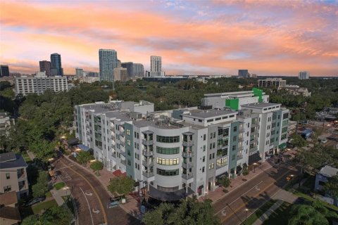 Condo in Orlando, Florida, 3 bedrooms  № 1402175 - photo 1