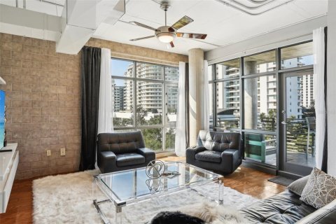 Condo in Orlando, Florida, 3 bedrooms  № 1402175 - photo 9