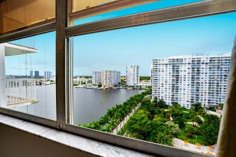 Condominio en venta en Aventura, Florida, 2 dormitorios, 154.78 m2 № 1058338 - foto 4