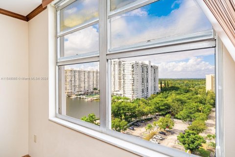 Condominio en venta en Aventura, Florida, 2 dormitorios, 154.78 m2 № 1058338 - foto 15