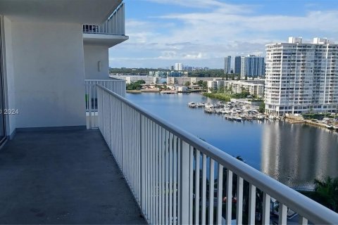 Copropriété à vendre à Aventura, Floride: 2 chambres, 154.78 m2 № 1058338 - photo 12