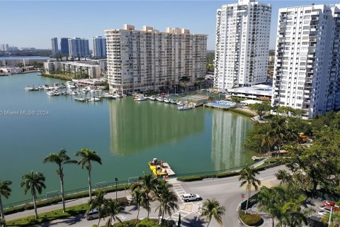 Condo in Aventura, Florida, 2 bedrooms  № 1058338 - photo 9