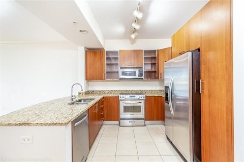 Condo in Hallandale Beach, Florida, 1 bedroom  № 1068523 - photo 26