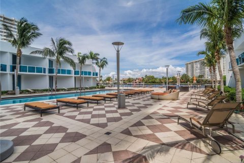 Copropriété à vendre à Hallandale Beach, Floride: 1 chambre, 87.24 m2 № 1068523 - photo 13