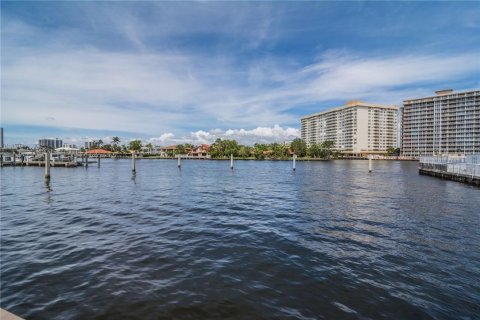 Condominio en venta en Hallandale Beach, Florida, 1 dormitorio, 87.24 m2 № 1068523 - foto 11