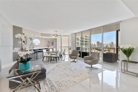 Condominio en venta en Aventura, Florida, 3 dormitorios, 229.47 m2 № 1408328 - foto 2