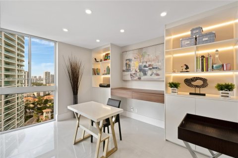 Condominio en venta en Aventura, Florida, 3 dormitorios, 229.47 m2 № 1408328 - foto 23