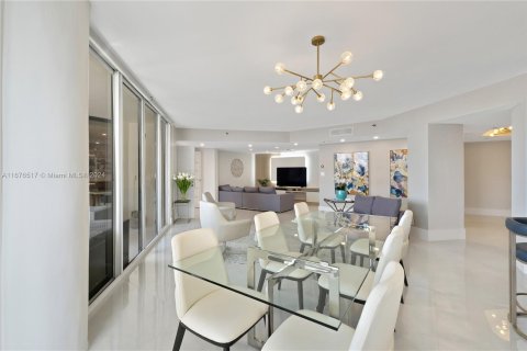 Condominio en venta en Aventura, Florida, 3 dormitorios, 229.47 m2 № 1408328 - foto 16