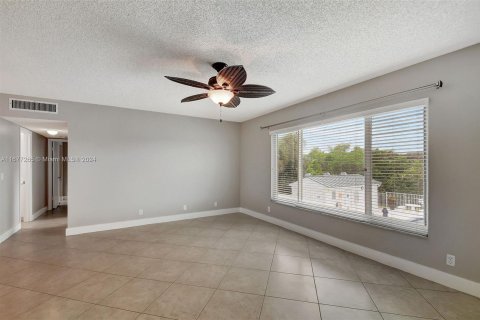 Condo in South Palm Beach, Florida, 2 bedrooms  № 1408372 - photo 5