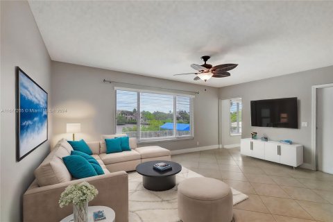 Condo in South Palm Beach, Florida, 2 bedrooms  № 1408372 - photo 3