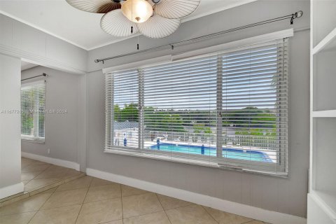 Condo in South Palm Beach, Florida, 2 bedrooms  № 1408372 - photo 14