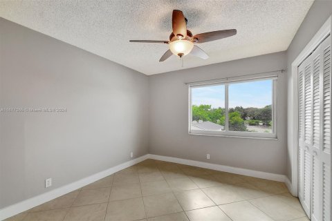 Condo in South Palm Beach, Florida, 2 bedrooms  № 1408372 - photo 23