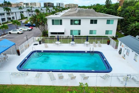 Condo in South Palm Beach, Florida, 2 bedrooms  № 1408372 - photo 28