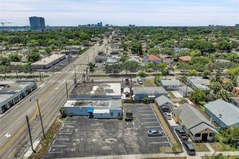 Propiedad comercial en venta en West Palm Beach, Florida № 1305610 - foto 13