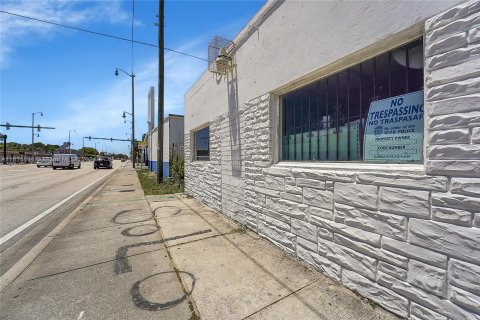 Propiedad comercial en venta en West Palm Beach, Florida № 1305610 - foto 10