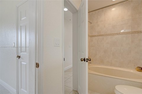 Copropriété à vendre à Cutler Bay, Floride: 2 chambres, 92.07 m2 № 1329964 - photo 15