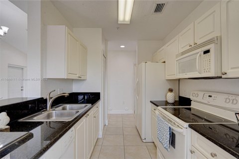 Copropriété à vendre à Cutler Bay, Floride: 2 chambres, 92.07 m2 № 1329964 - photo 5