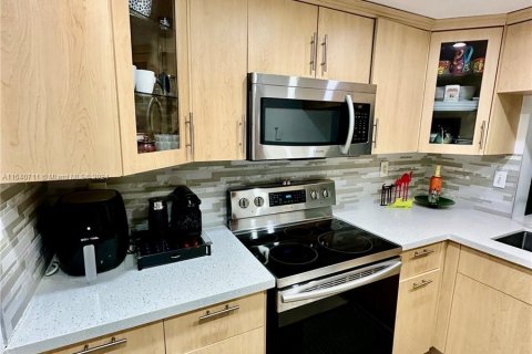Townhouse in Doral, Florida 2 bedrooms, 129.32 sq.m. № 1035255 - photo 5