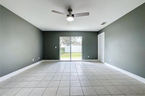 House in Kissimmee, Florida 3 bedrooms, 114.46 sq.m. № 1297942 - photo 2