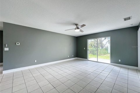 House in Kissimmee, Florida 3 bedrooms, 114.46 sq.m. № 1297942 - photo 3