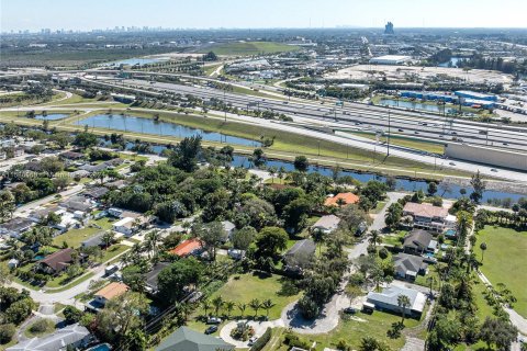 Купить земельный участок в Форт-Лодердейл, Флорида № 1021332 - фото 16