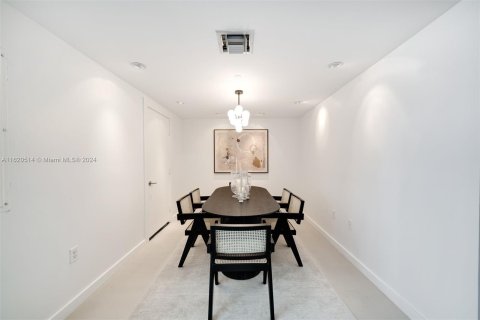 Condo in Miami, Florida, 3 bedrooms  № 1241517 - photo 13