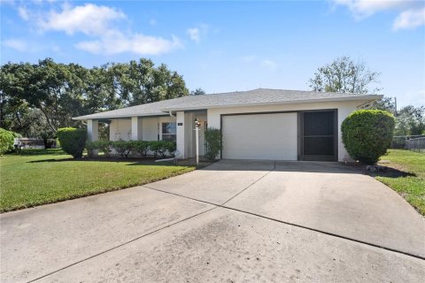 Casa en venta en Port Richey, Florida, 2 dormitorios, 168.52 m2 № 1407958 - foto 1