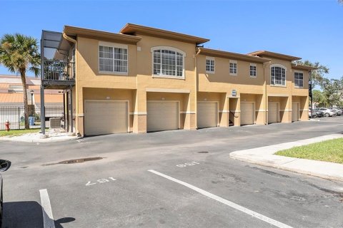 Condo in Tampa, Florida, 1 bedroom  № 1407926 - photo 25